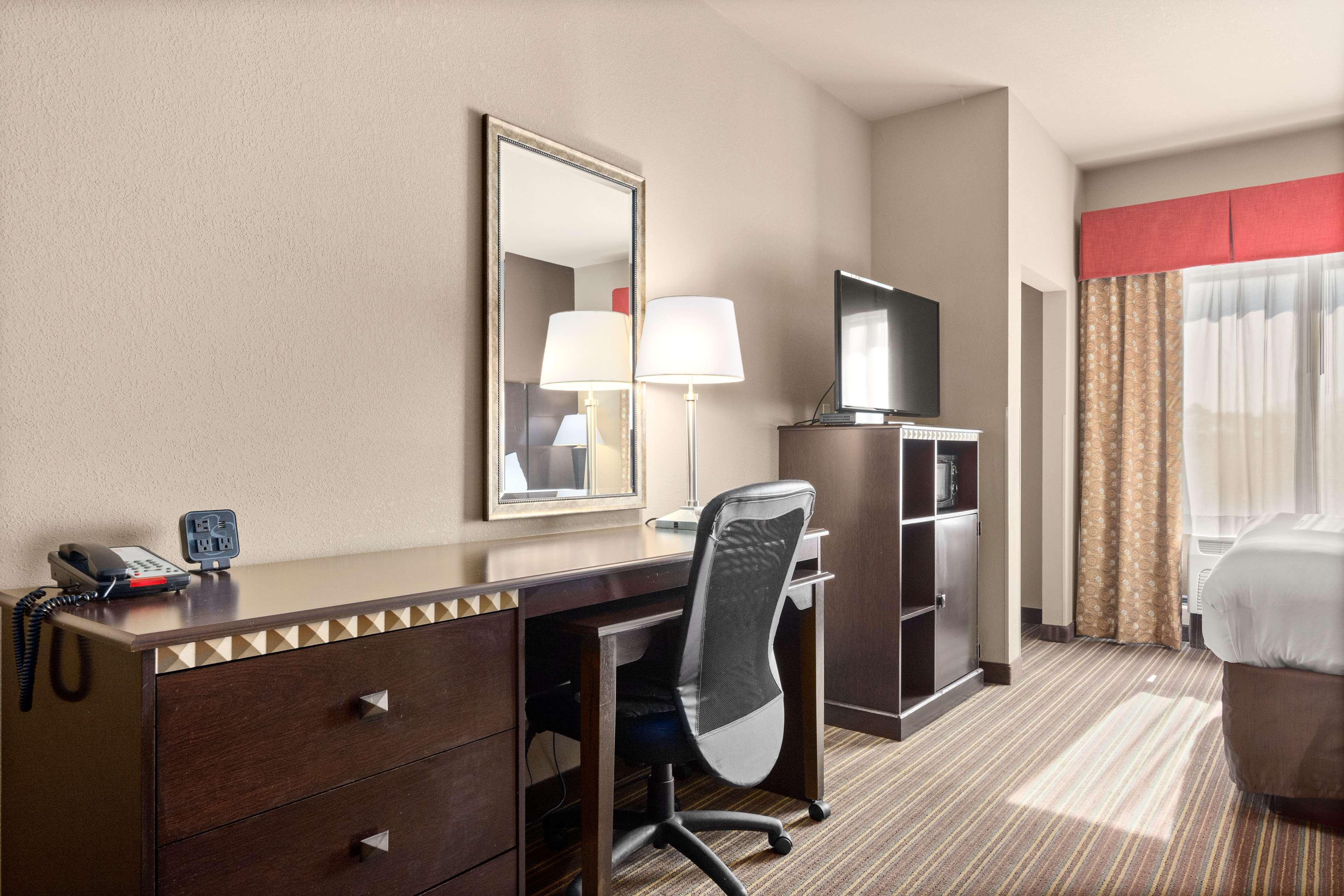 Surestay Plus Hotel By Best Western Portland Route 52 West Ngoại thất bức ảnh