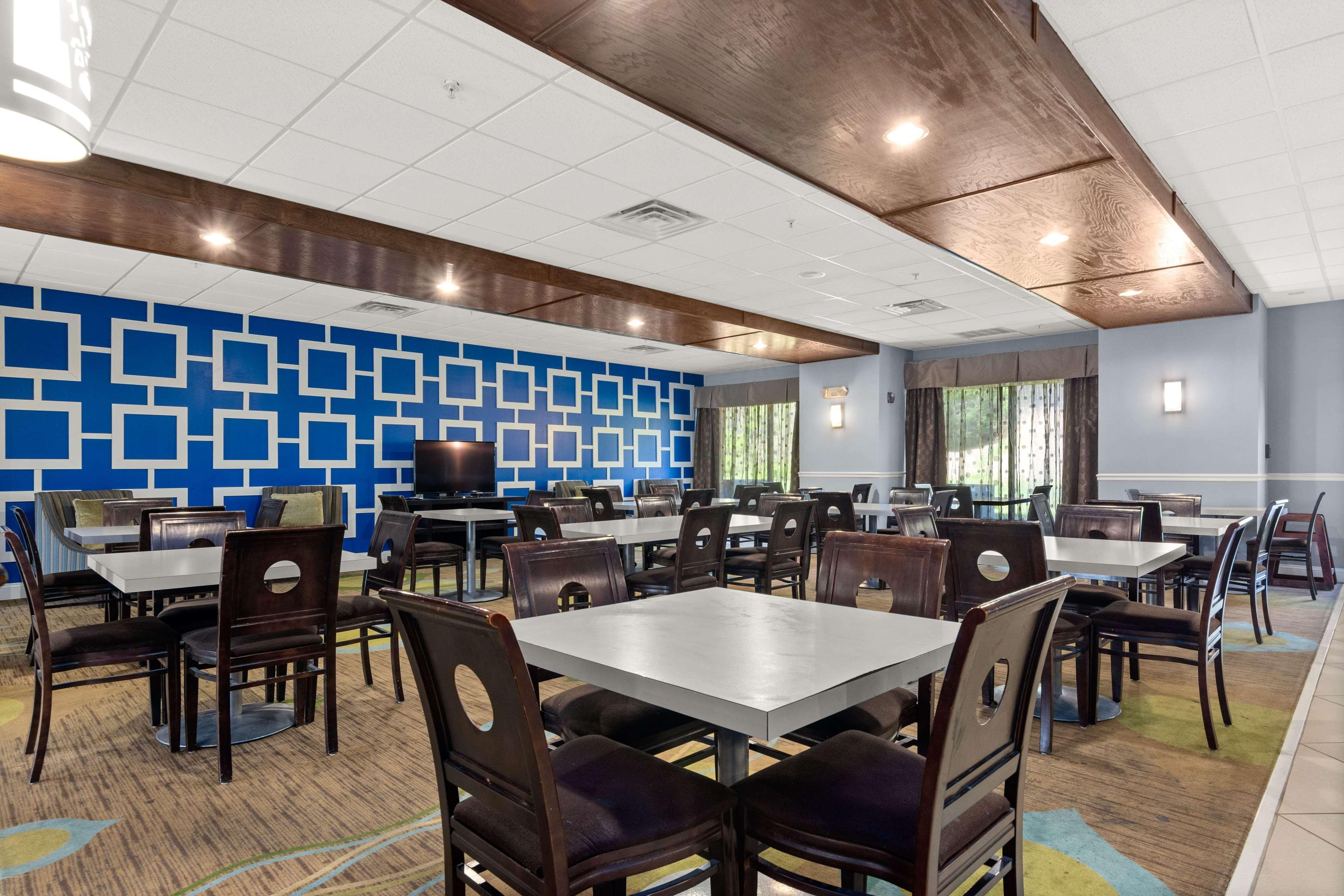 Surestay Plus Hotel By Best Western Portland Route 52 West Ngoại thất bức ảnh